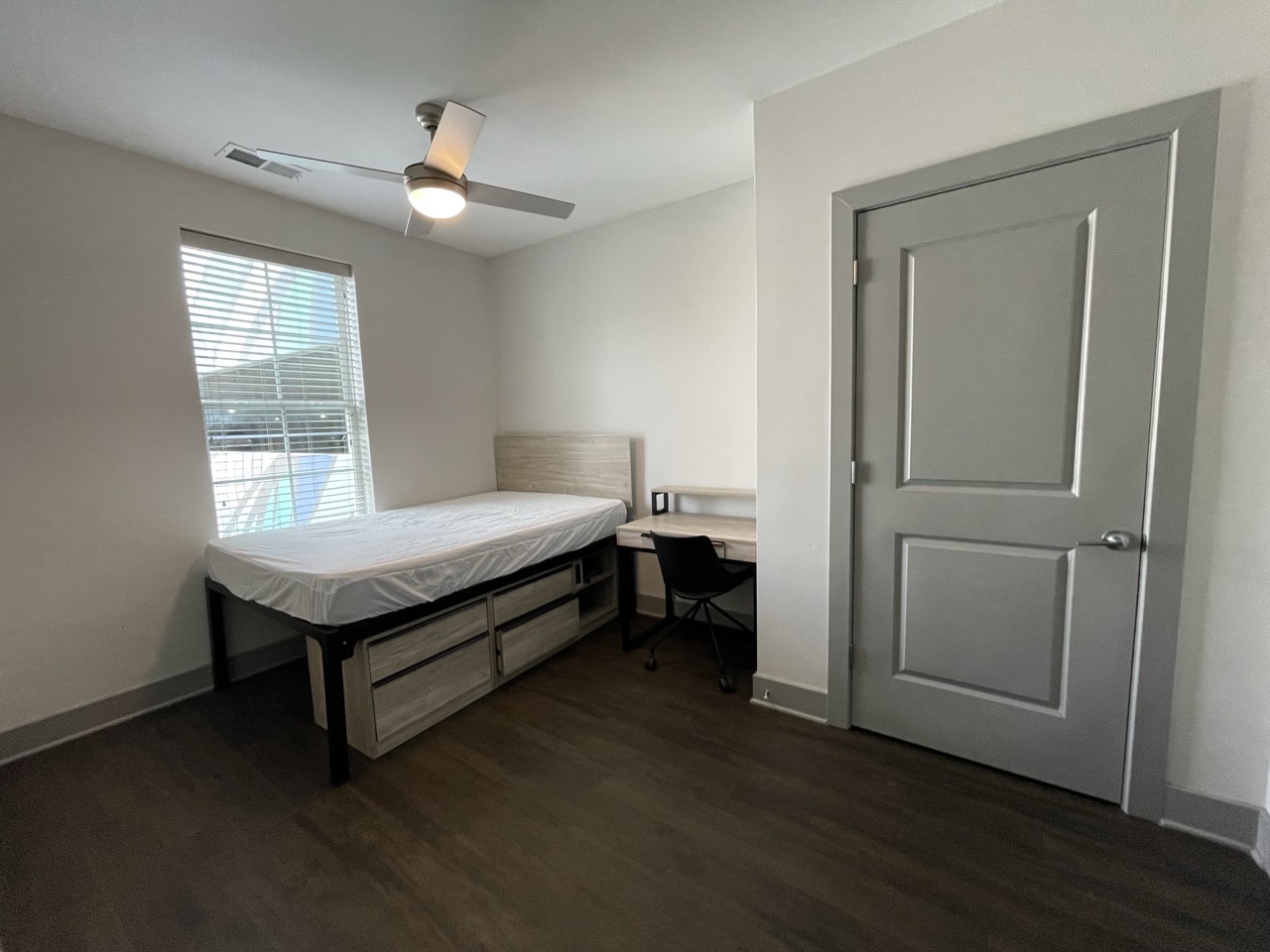 Freshly cleaned and reset college dormitory room